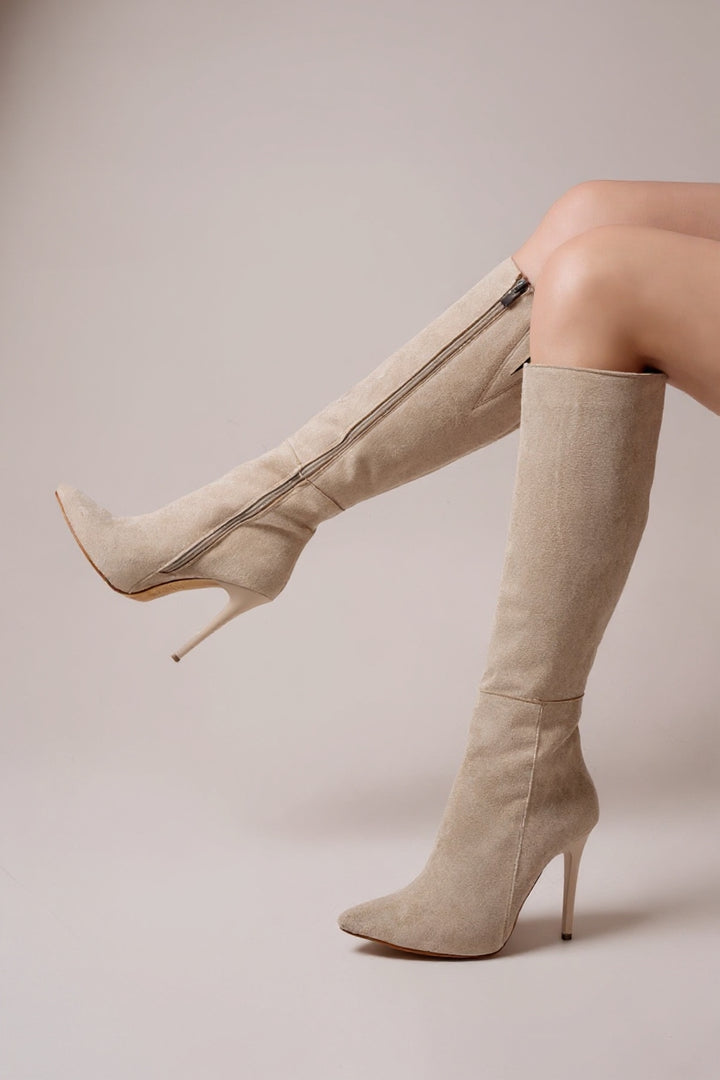 Diayen Bej Süet Fermuarlı Lastikli İnce Yüksek Topuklu Kadın Çizme