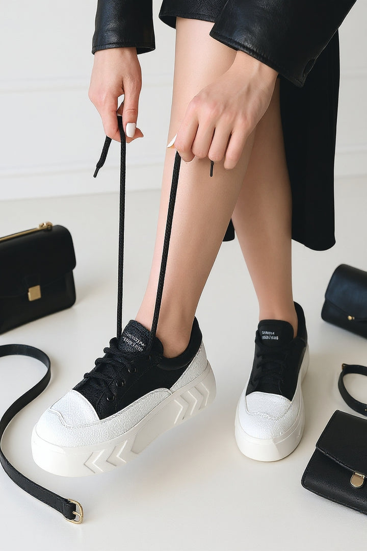 Emwa Kadın Siyah Bağcıklı Spor Ayakkabı