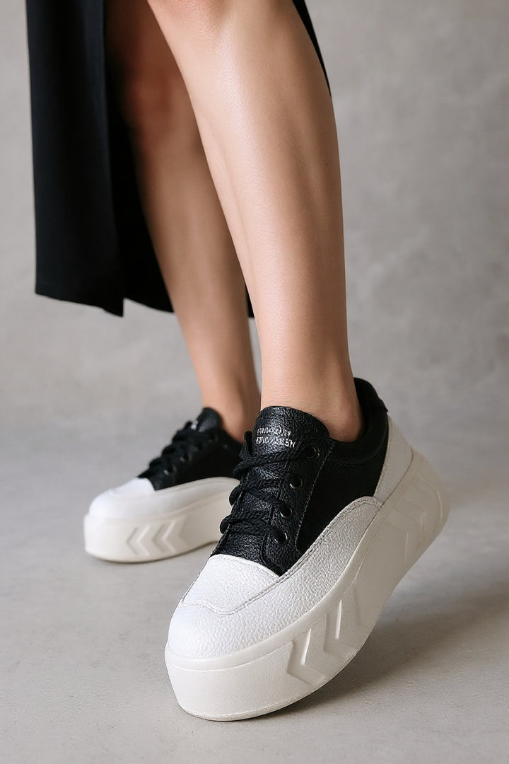 Emwa Kadın Siyah Bağcıklı Spor Ayakkabı