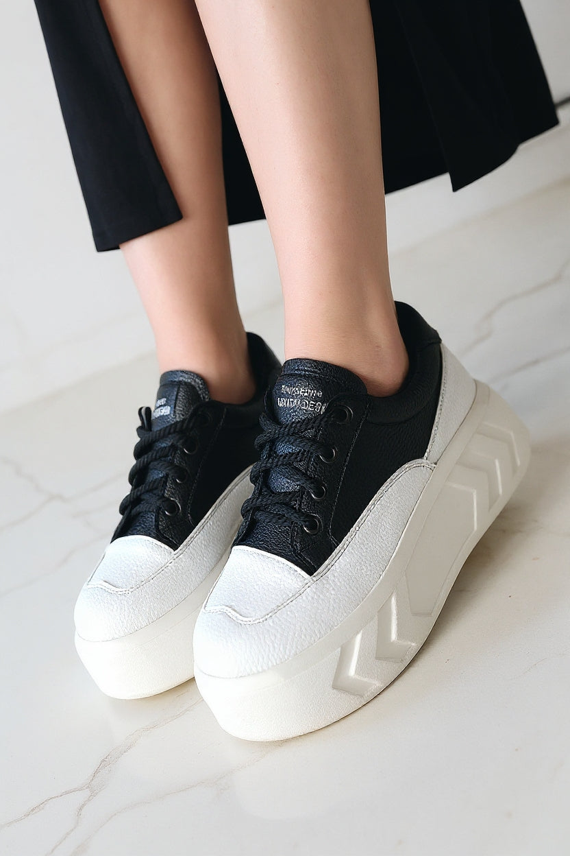 Emwa Kadın Siyah Bağcıklı Spor Ayakkabı