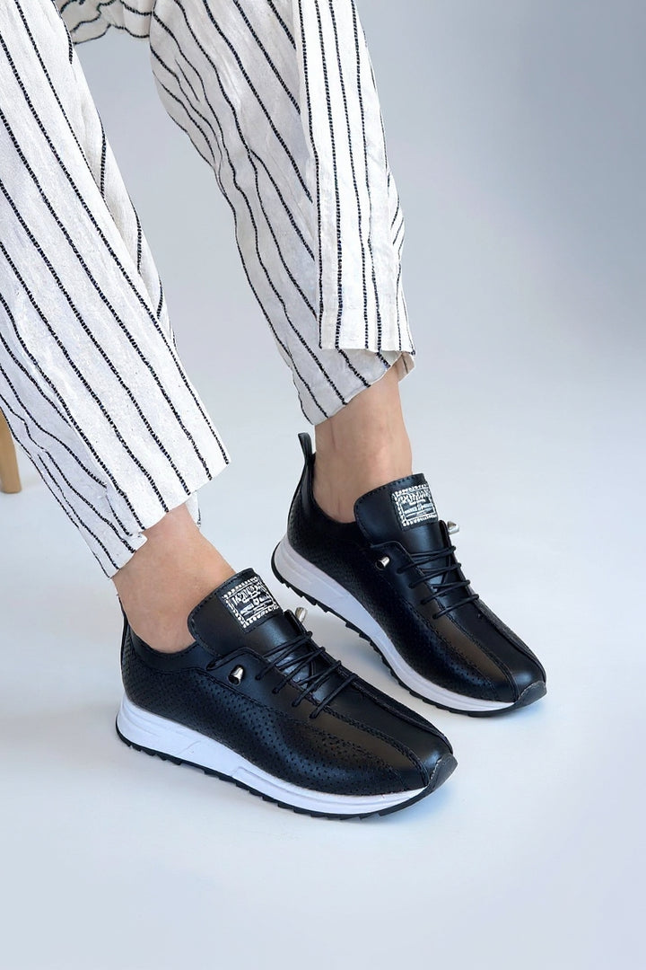 Fiert Kadın Siyah Bağcıklı Spor Ayakkabı