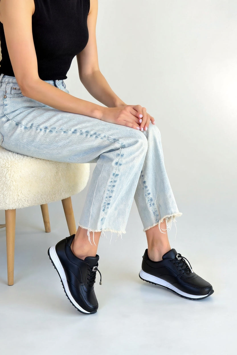 Finna Kadın Siyah Bağcıklı Spor Ayakkabı