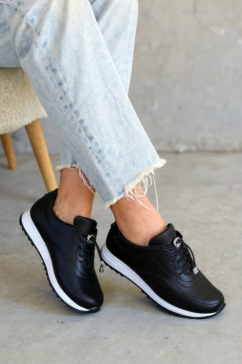 Finna Kadın Siyah Bağcıklı Spor Ayakkabı