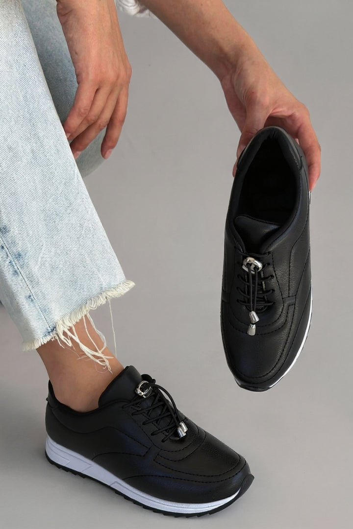 Finna Kadın Siyah Bağcıklı Spor Ayakkabı