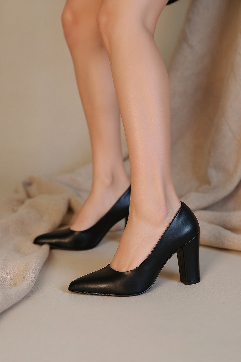 Giort Kadın Siyah Sivri Burun Yüksek Topuklu Ayakkabı