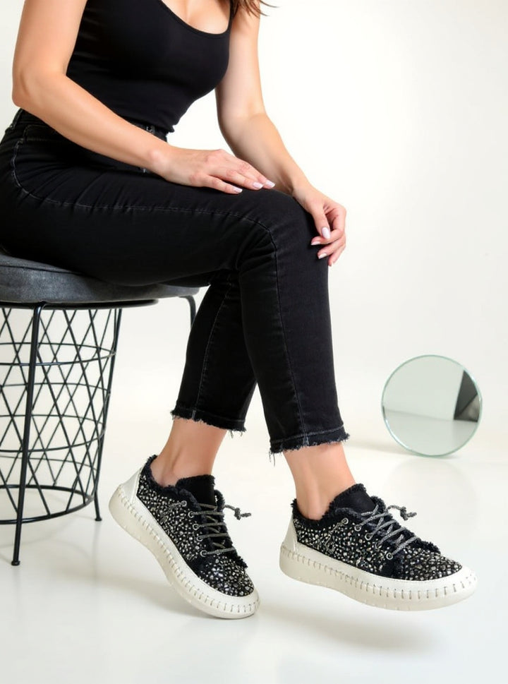 Guji Kadın Kot Bağcıklı Taş Detaylı Spor Ayakkabı