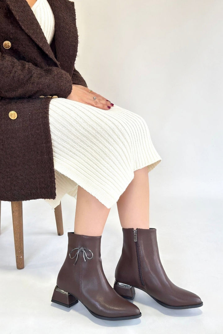 Harly Kadın Kahverengi Metal Detaylı Topuklu Bot