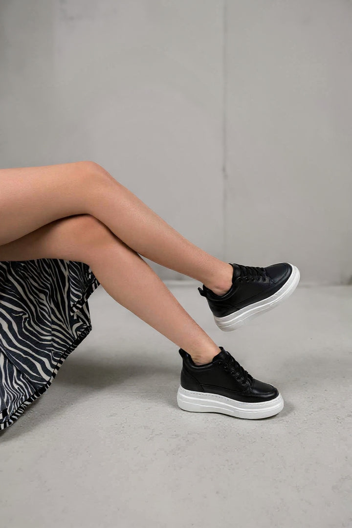 Helnes Kadın Siyah Beyaz Gizli Topuk Spor Ayakkabı