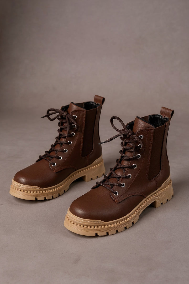 Hendy Kahverengi Düz Topuklu Bağcıklı Lastikli Kadın Bot