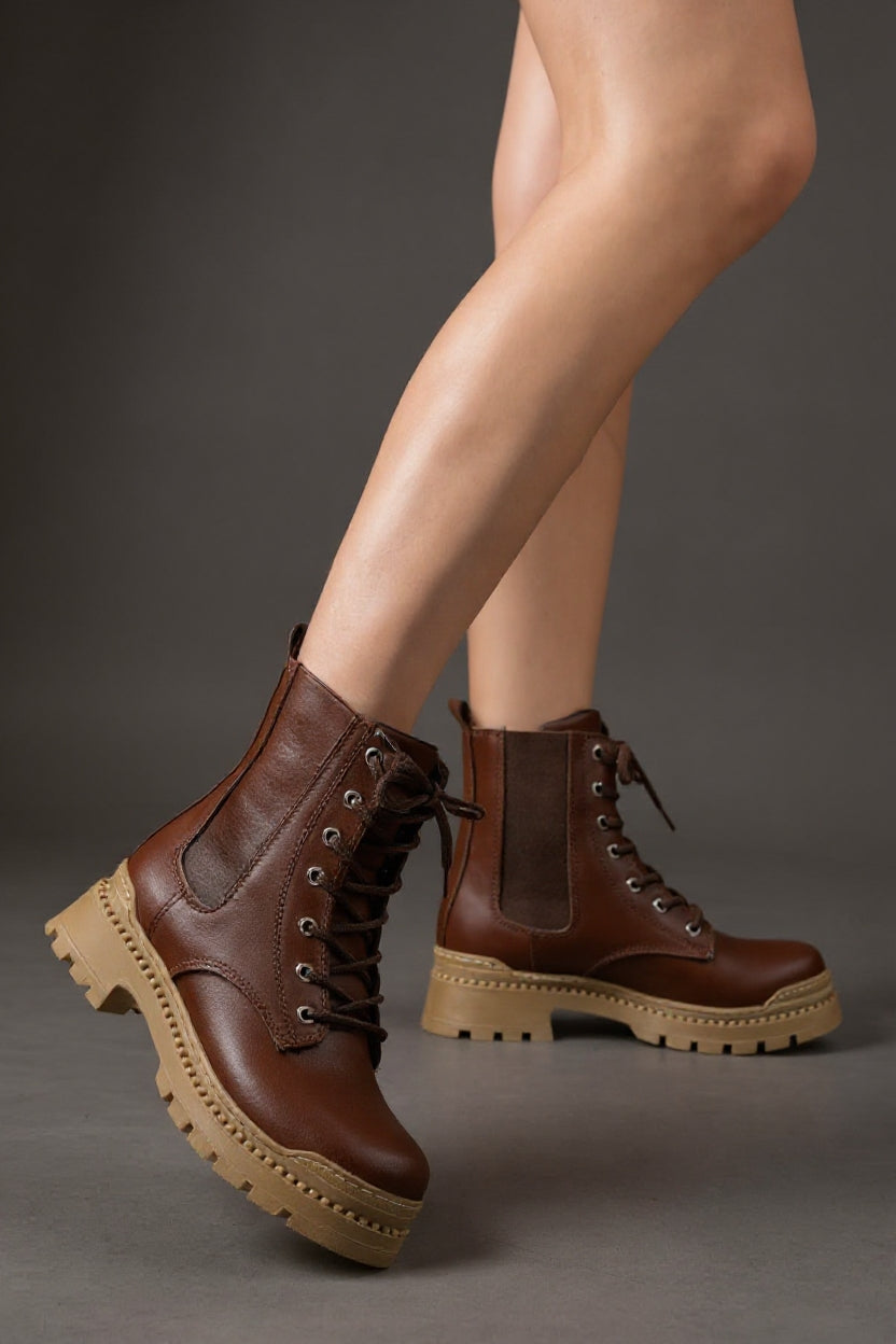 Hendy Kahverengi Düz Topuklu Bağcıklı Lastikli Kadın Bot