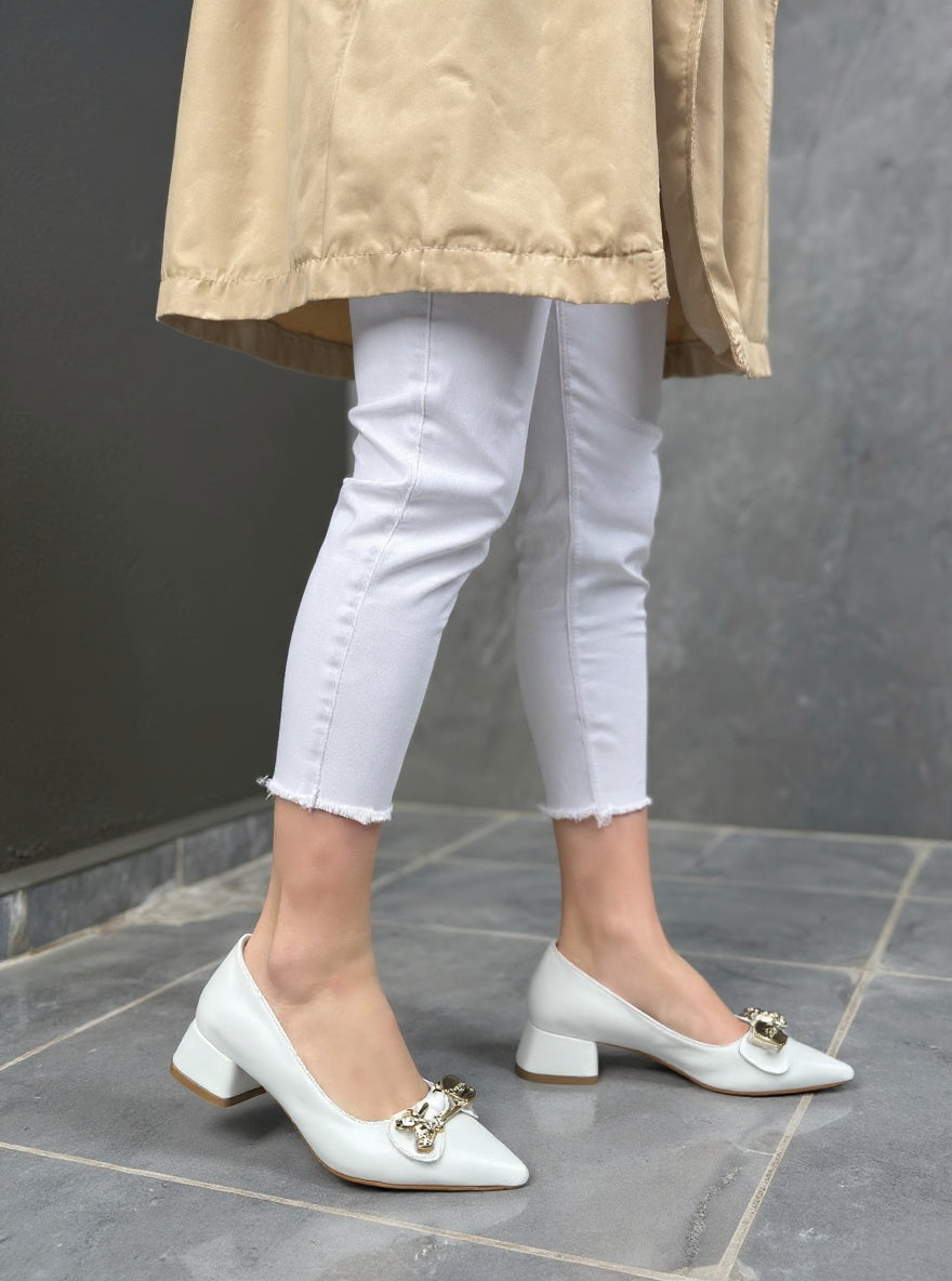 Jies Kadın Beyaz Kapalı Burun Kısa Topuklu Ayakkabı
