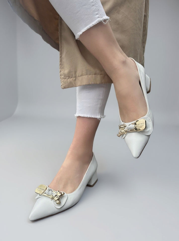 Jies Kadın Beyaz Kapalı Burun Kısa Topuklu Ayakkabı