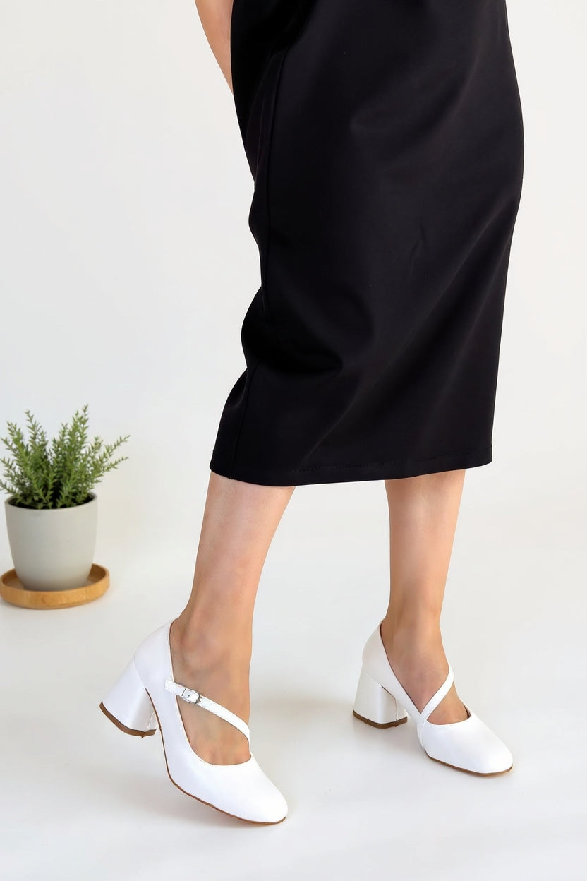 Kier Kadın Beyaz Kapalı Burun Topuklu Ayakkabı