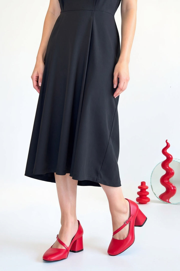 Kier Kadın Kırmızı Kapalı Burun Topuklu Ayakkabı