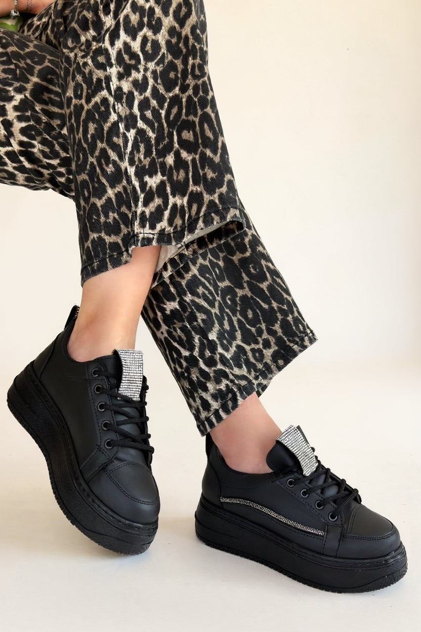 Leope Kadın Siyah Taş Detaylı Spor Ayakkabı