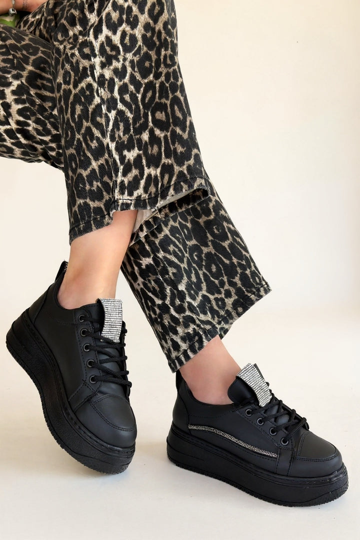Leope Kadın Siyah Taş Detaylı Spor Ayakkabı
