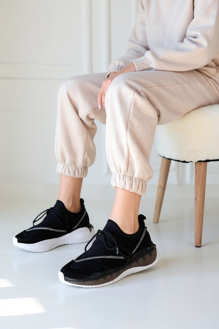 Liney Kadın Siyah Rugan Bağcıklı Spor Ayakkabı