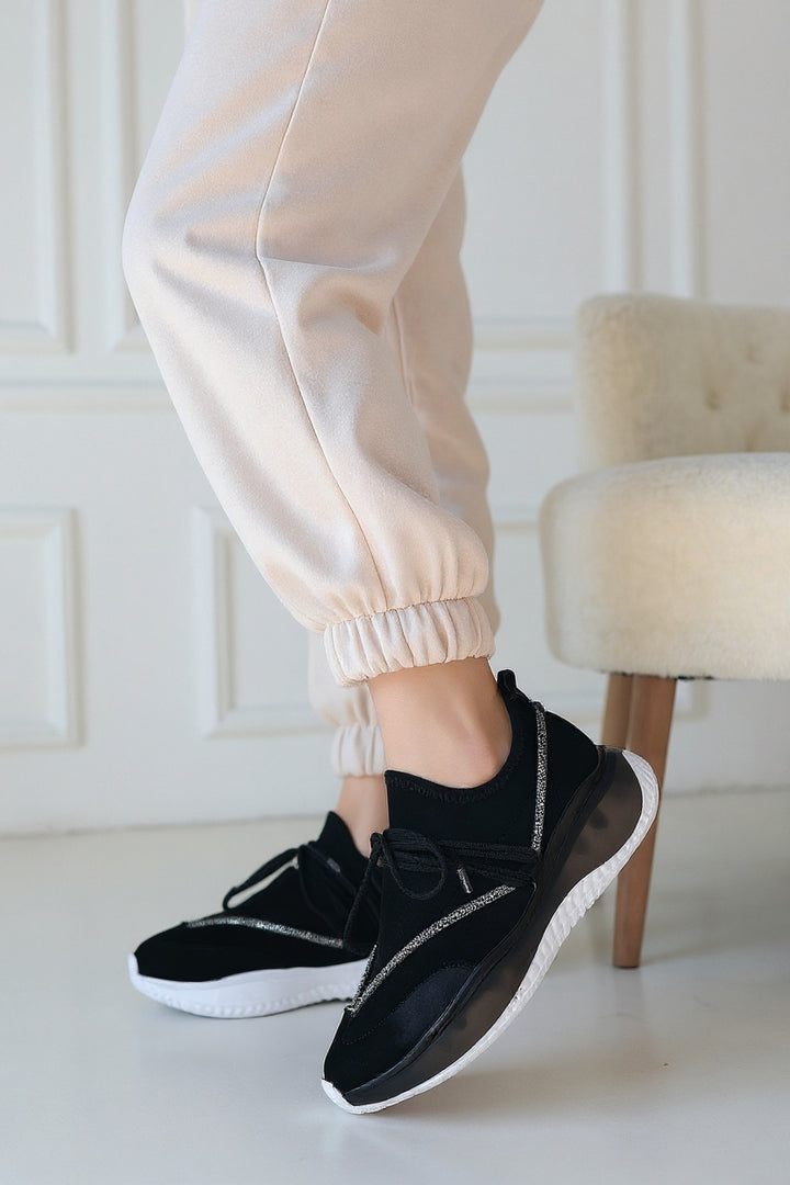 Liney Kadın Siyah Rugan Bağcıklı Spor Ayakkabı