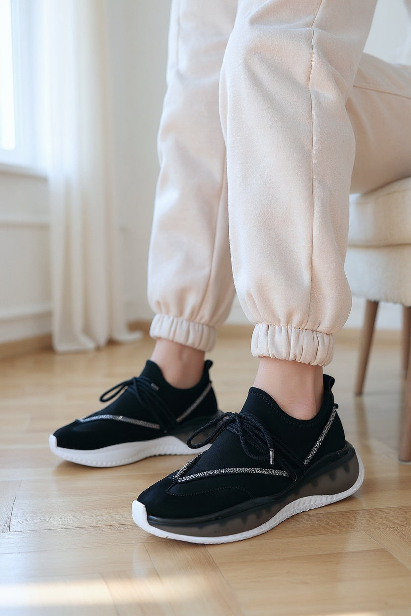 Liney Kadın Siyah Rugan Bağcıklı Spor Ayakkabı