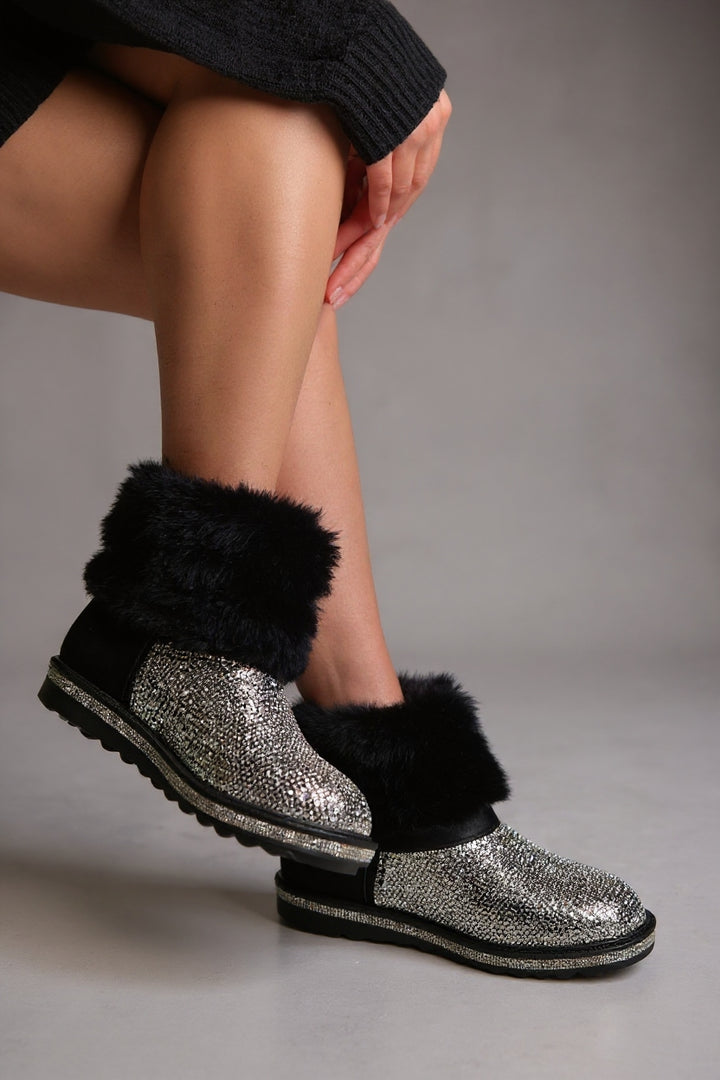 Linka Kadın Siyah Süet Gümüş Boncuk İşlemeli Bot