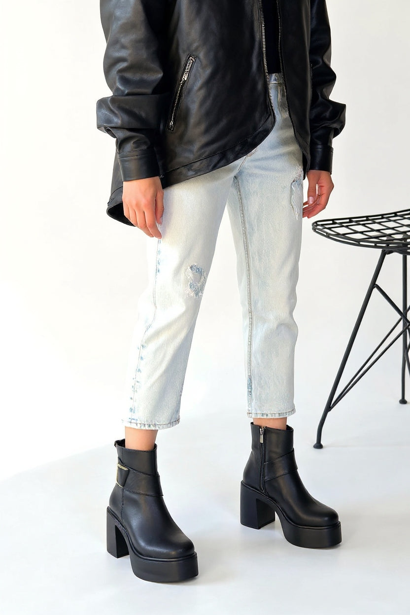 Lonji Kadın Siyah Tokalı Topuklu Bot