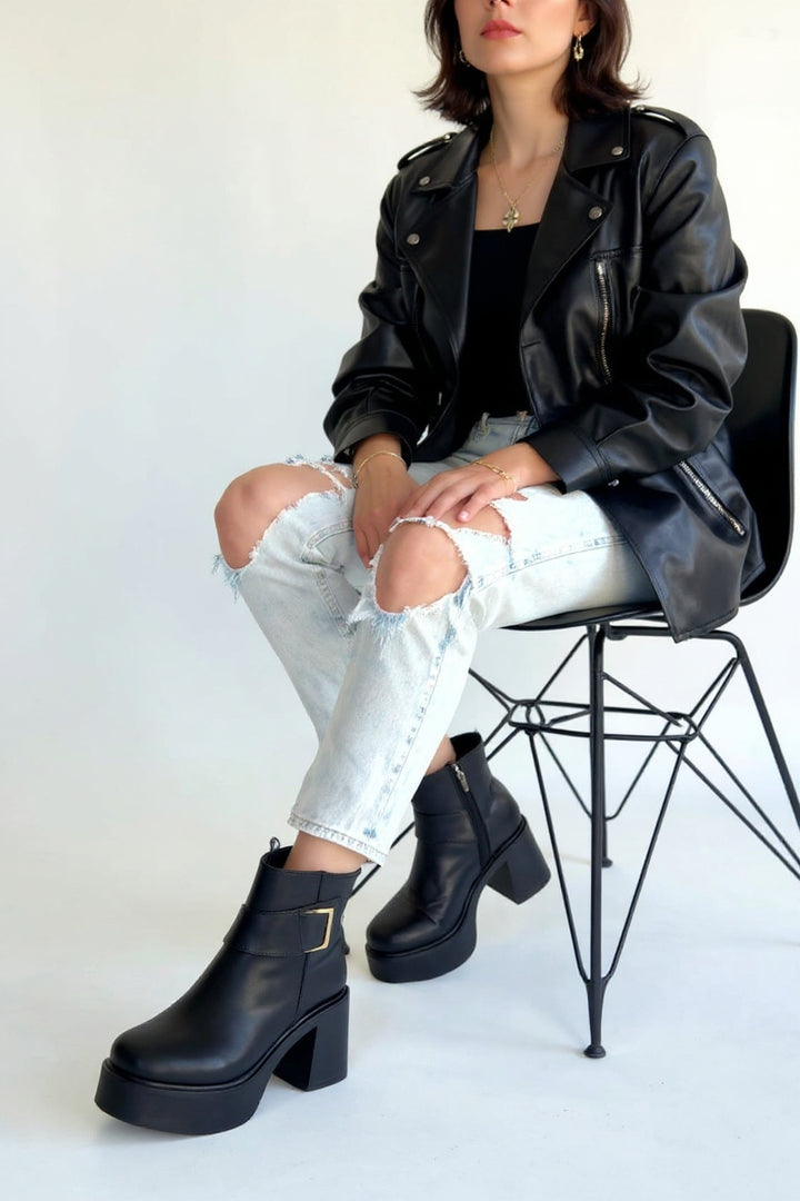 Lonji Kadın Siyah Tokalı Topuklu Bot