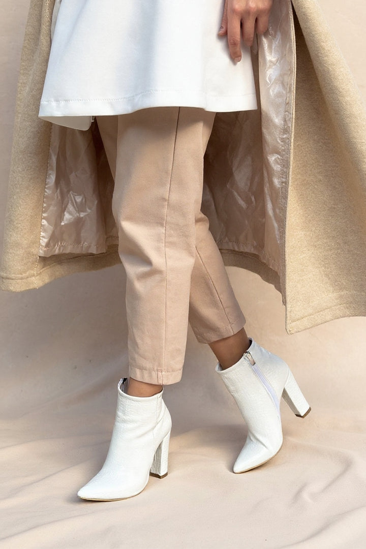 Loora Kadın Beyaz Rugan Desenli Topuklu Bot