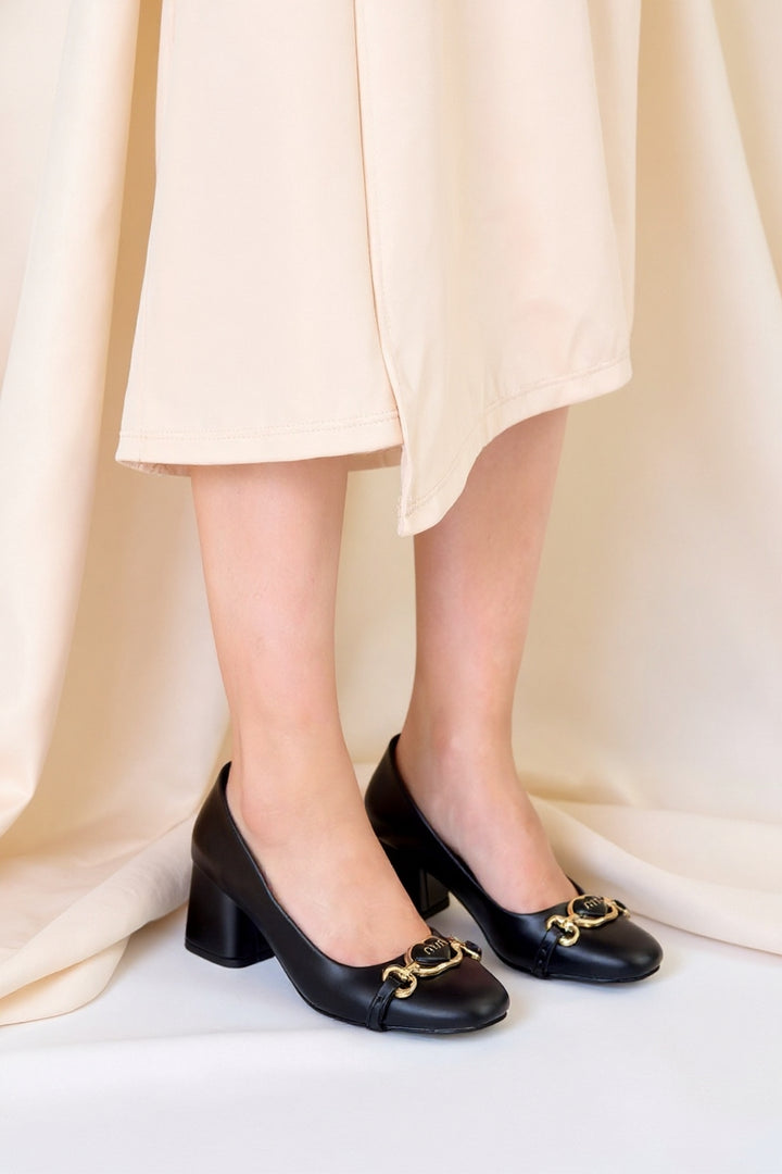 Lucky Kadın Siyah Kapalı Burun Kalın Topuklu Ayakkabı