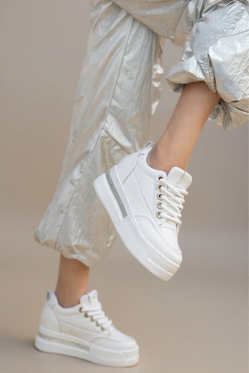 Lulu Kadın Beyaz Gizli Topuklu Bağcıklı Spor Ayakkabı