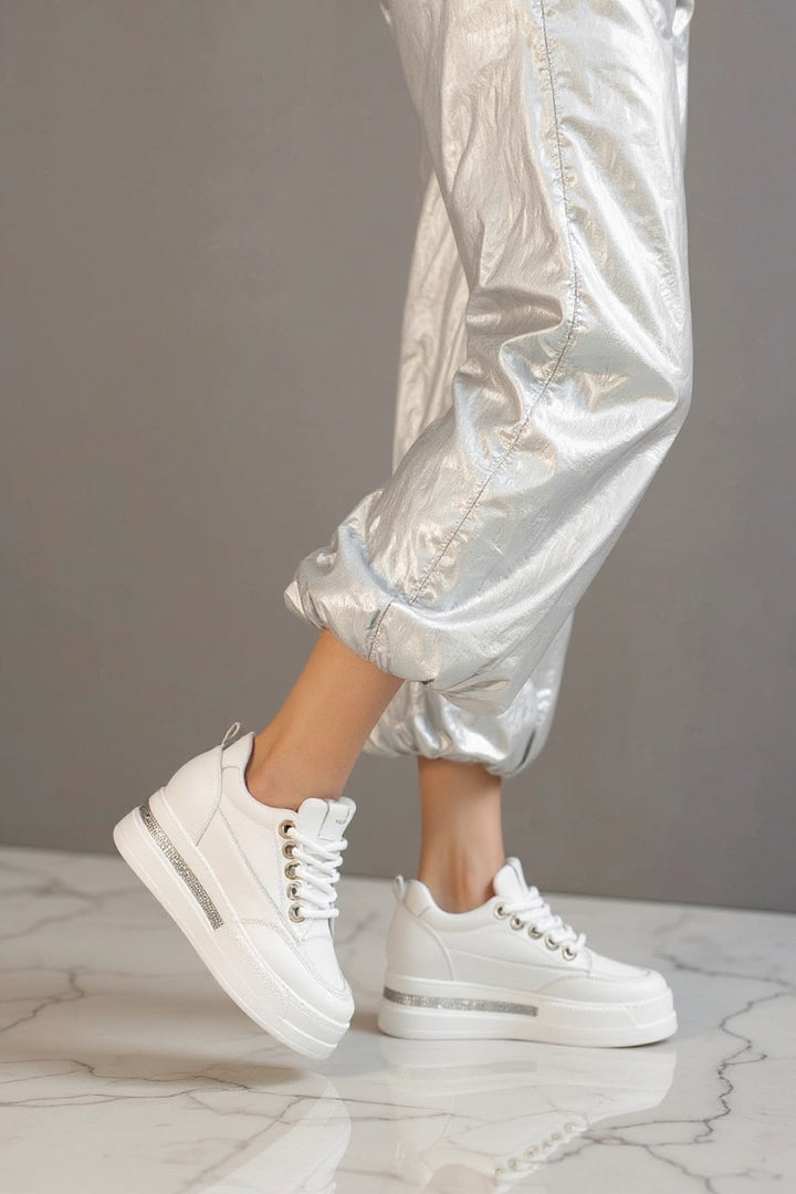 Lulu Kadın Beyaz Gizli Topuklu Bağcıklı Spor Ayakkabı