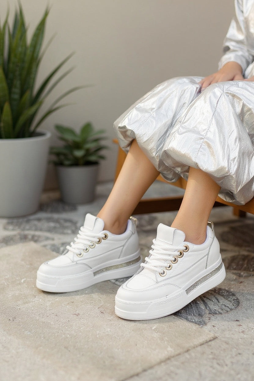 Lulu Kadın Beyaz Gizli Topuklu Bağcıklı Spor Ayakkabı