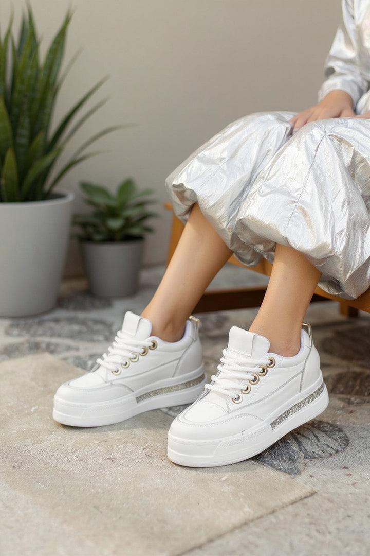 Lulu Kadın Beyaz Gizli Topuklu Bağcıklı Spor Ayakkabı