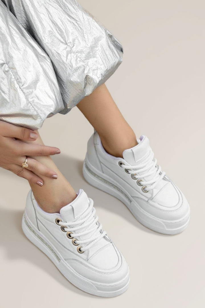 Lulu Kadın Beyaz Gizli Topuklu Bağcıklı Spor Ayakkabı