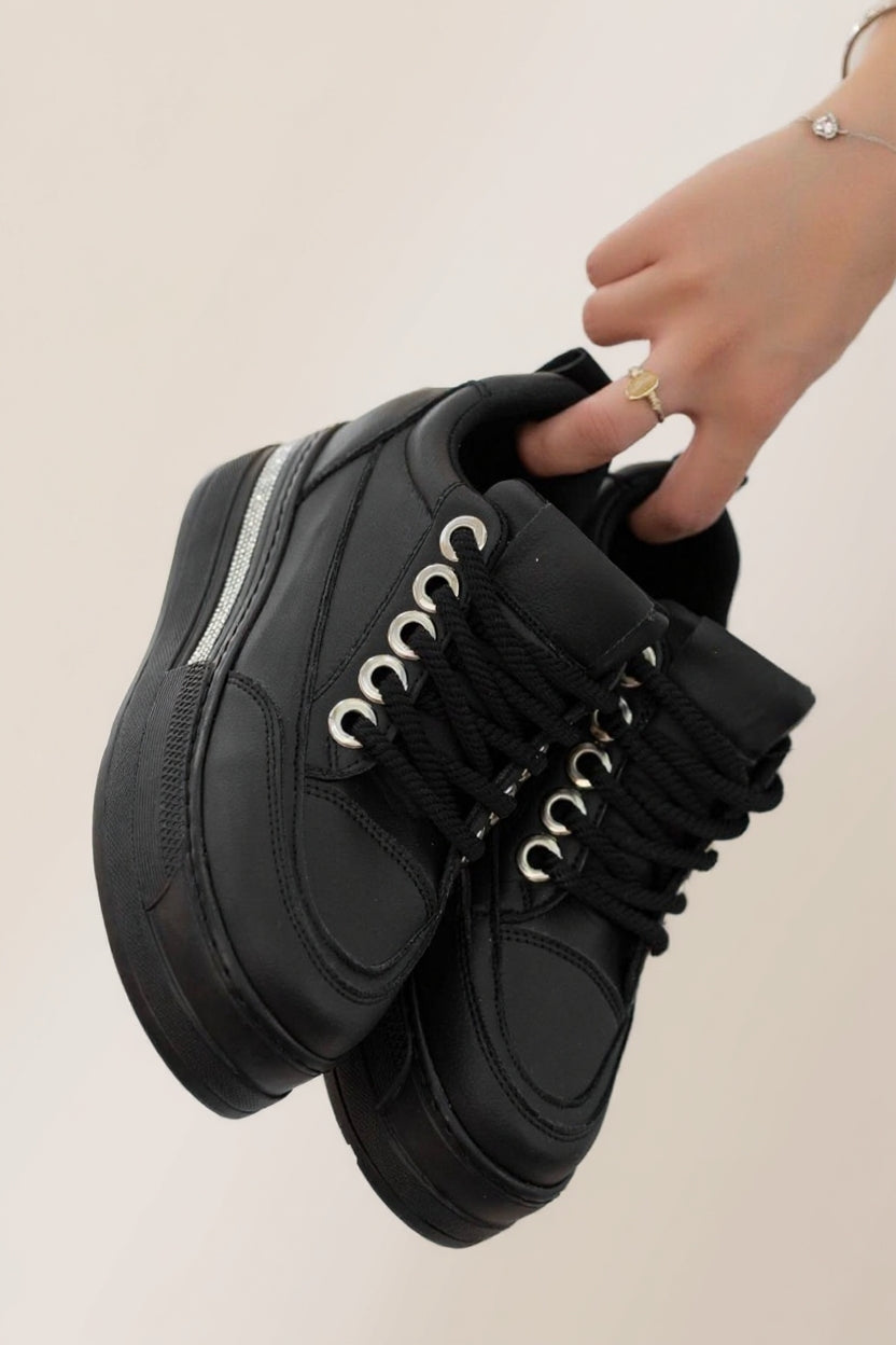 Lulu Kadın Siyah Gizli Topuklu Bağcıklı Spor Ayakkabı