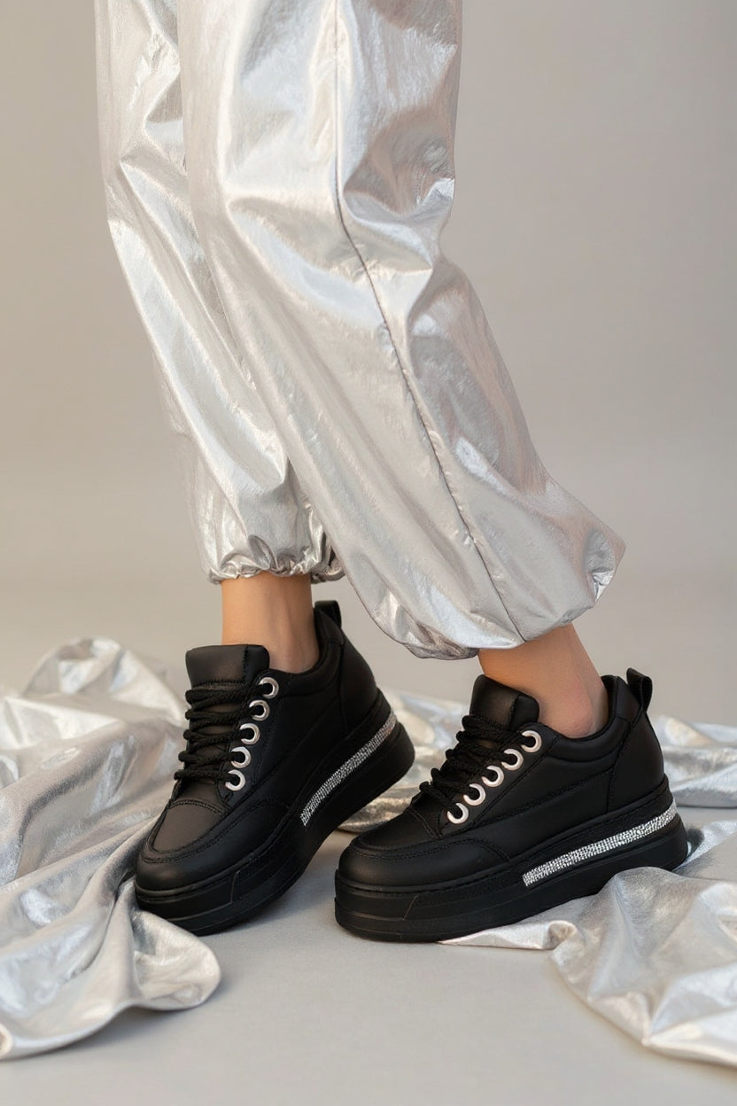 Lulu Kadın Siyah Gizli Topuklu Bağcıklı Spor Ayakkabı