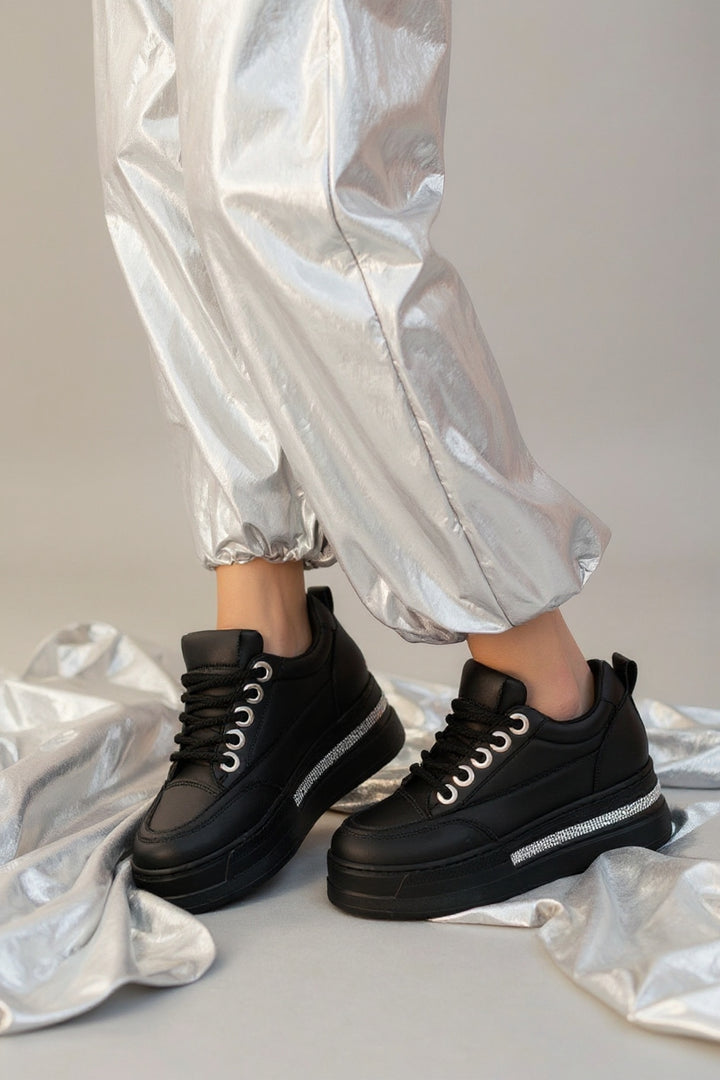 Lulu Kadın Siyah Gizli Topuklu Bağcıklı Spor Ayakkabı