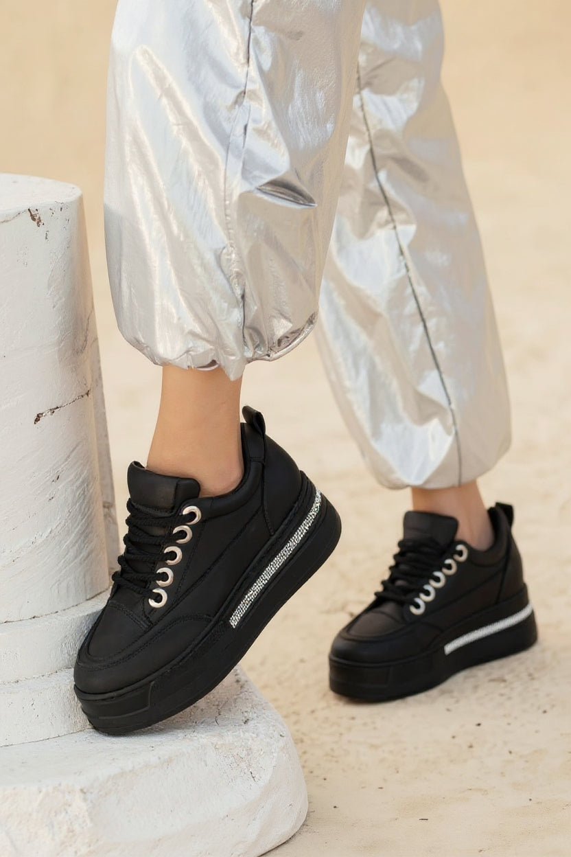 Lulu Kadın Siyah Gizli Topuklu Bağcıklı Spor Ayakkabı