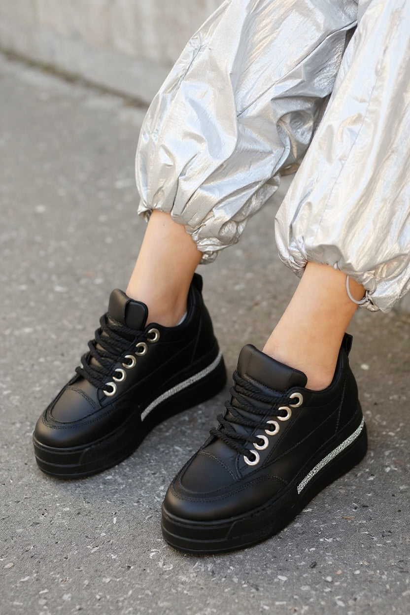 Lulu Kadın Siyah Gizli Topuklu Bağcıklı Spor Ayakkabı