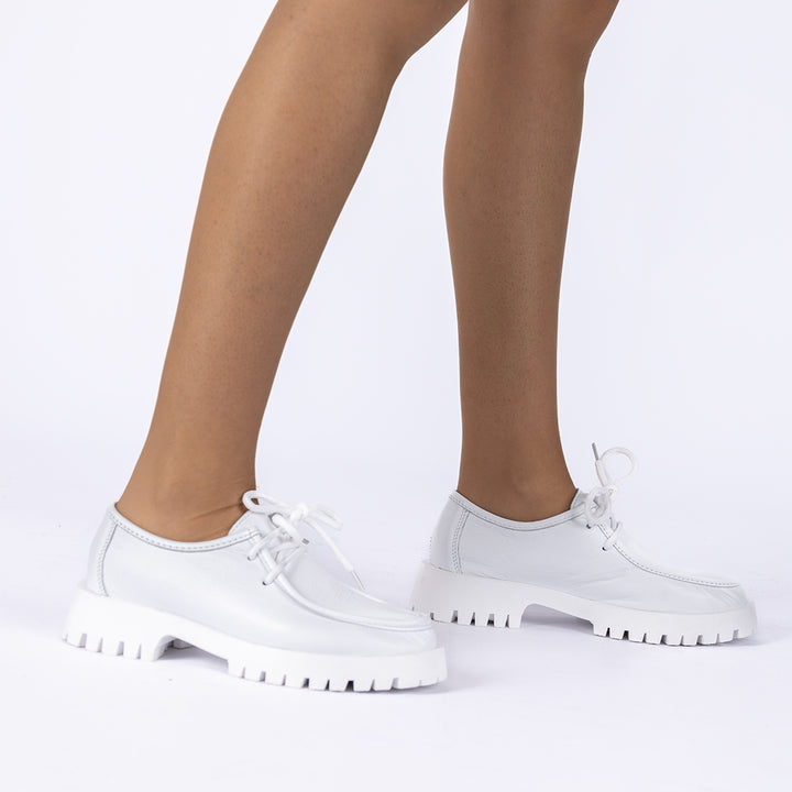 Dehran Kadın Kalın Taban Hakiki Deri Beyaz Bağcıklı Günlük Ayakkabı