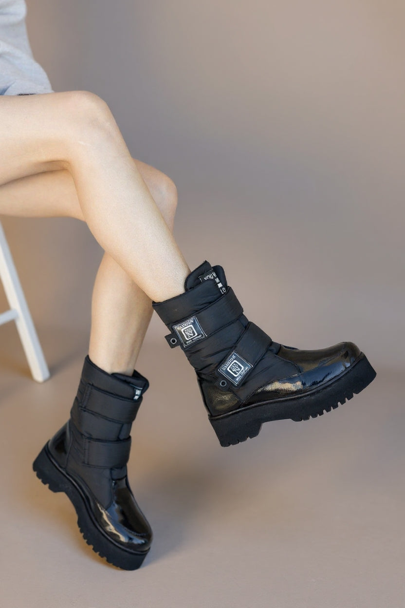 Masah Kadın Siyah Rugan Cırt Cırtlı Kar Botu