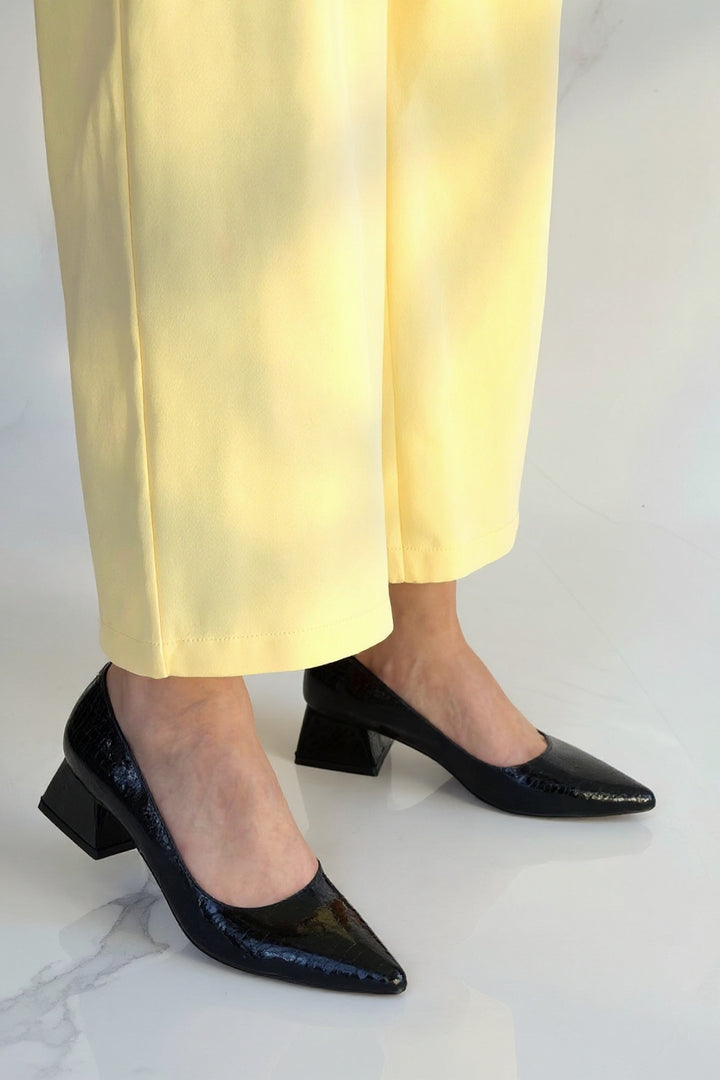 Meort Kadın Siyah Rugan Kısa Topuklu Ayakkabı