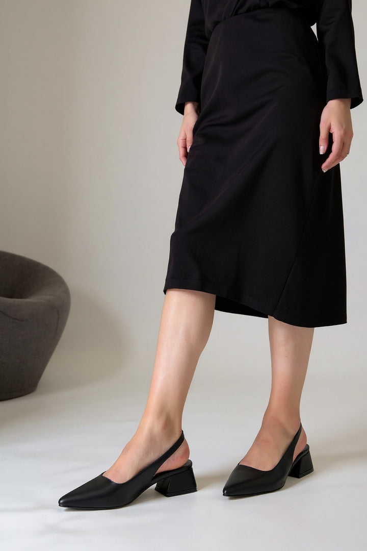 Morji Kadın Siyah Kısa Topuklu Kapalı Burun Ayakkabı