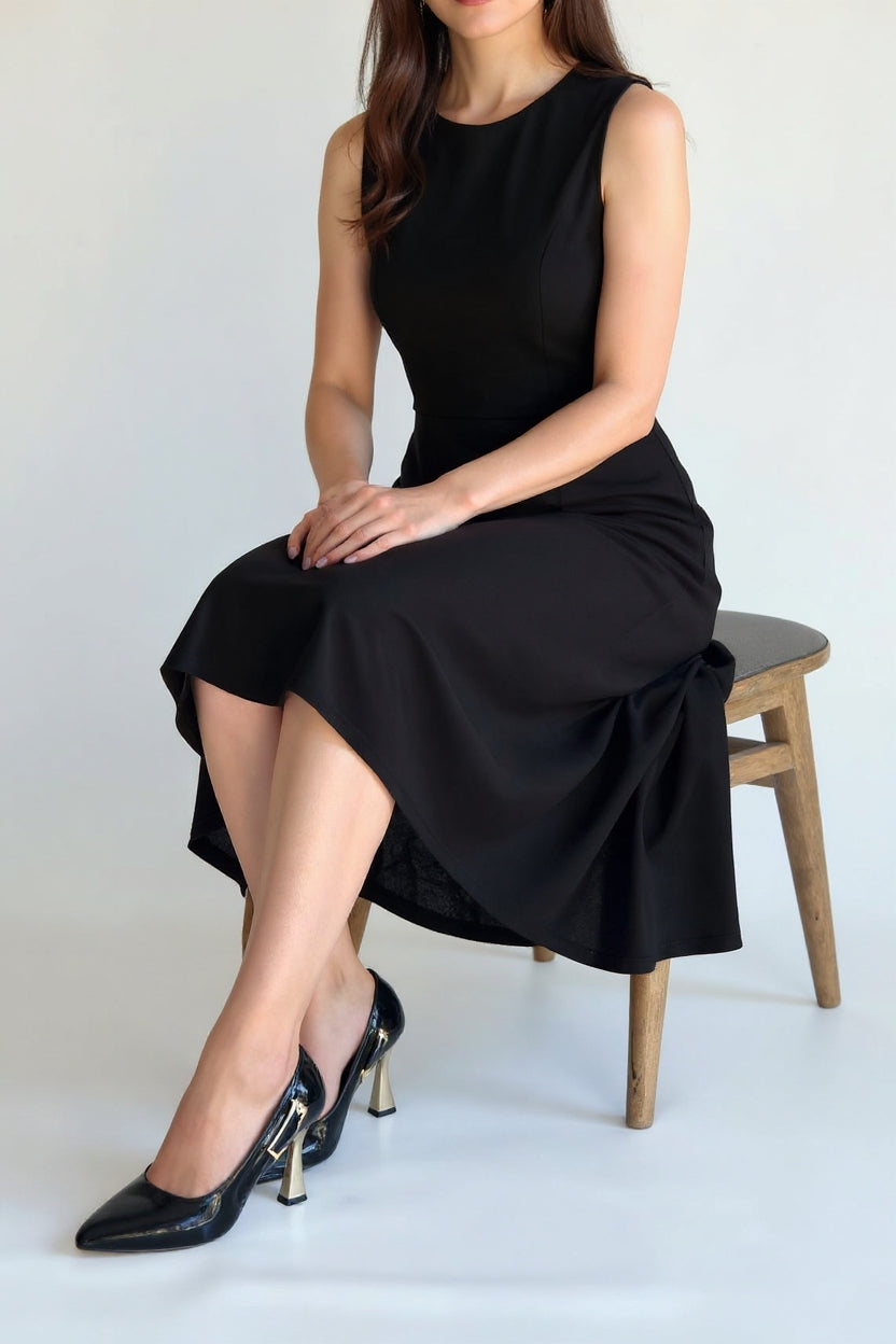 Motya Kadın Siyah Kapalı Burun Rugan Topuklu Ayakkabı