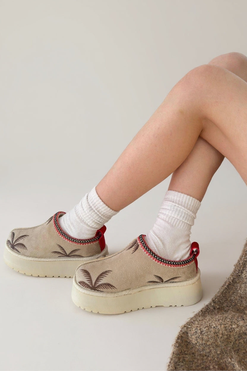 Mucy Kadın Bej Süet Kürklü Bot