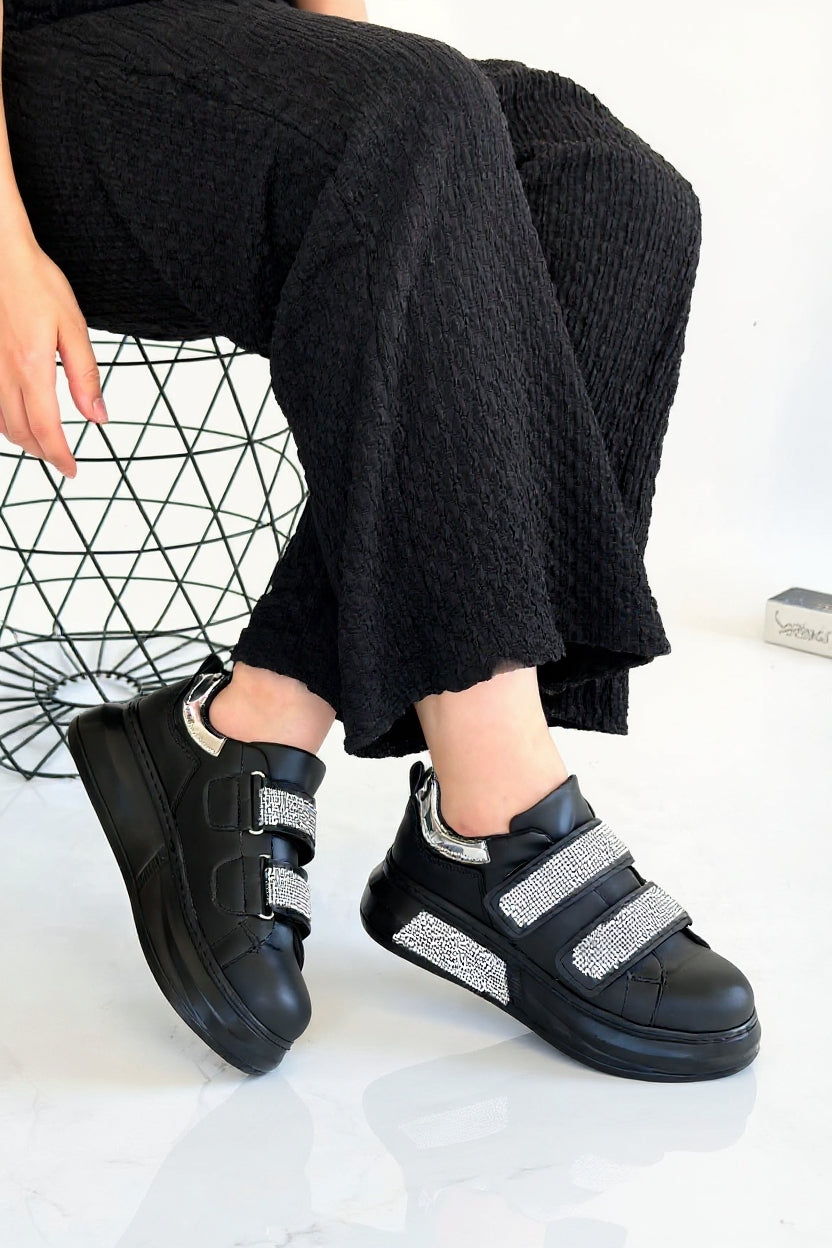 Nino Kadın Siyah Cırt Cırtlı Spor Ayakkabı