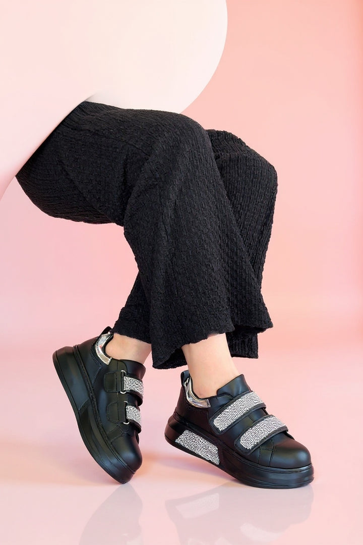 Nino Kadın Siyah Cırt Cırtlı Spor Ayakkabı