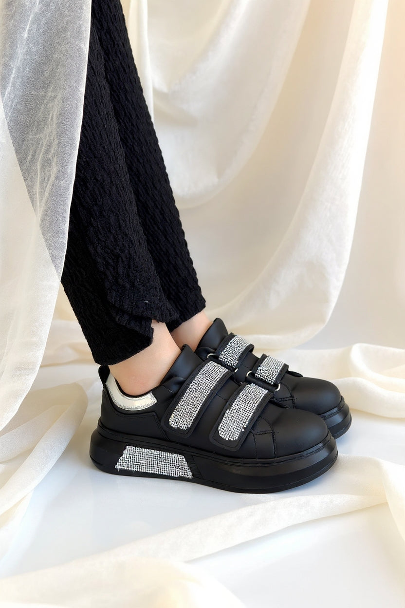 Nino Kadın Siyah Cırt Cırtlı Spor Ayakkabı