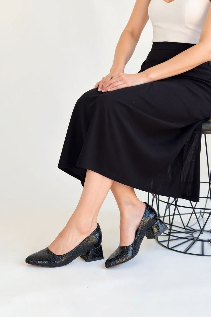 Nitya Kadın Siyah Kroko Desenli Rugan Topuklu Ayakkabı