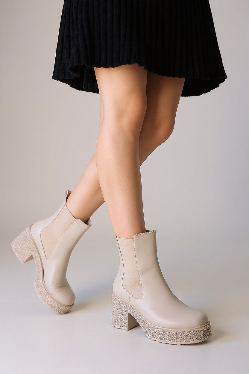 Paigo Kadın Bej Lastikli Topuklu Bot