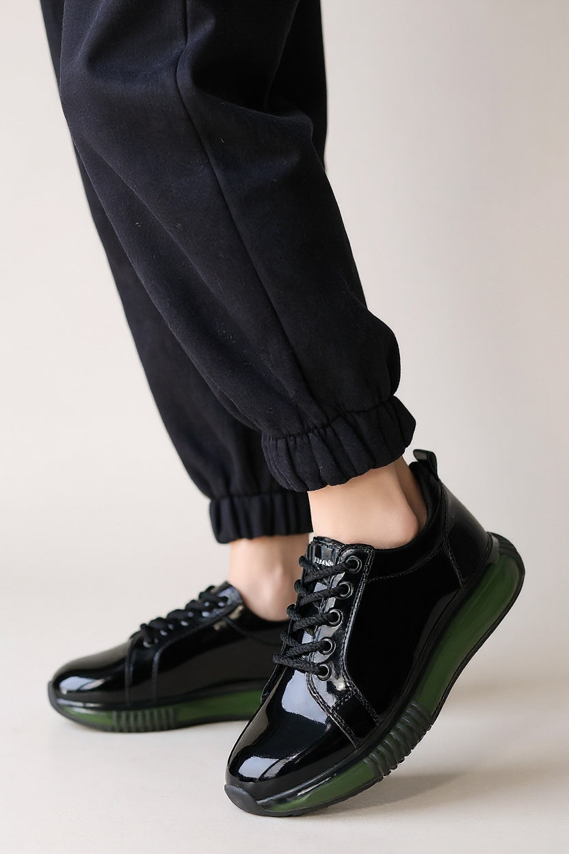 Piona Kadın Siyah Rugan Yeşil Tabanlı Bağcıklı Spor Ayakkabı